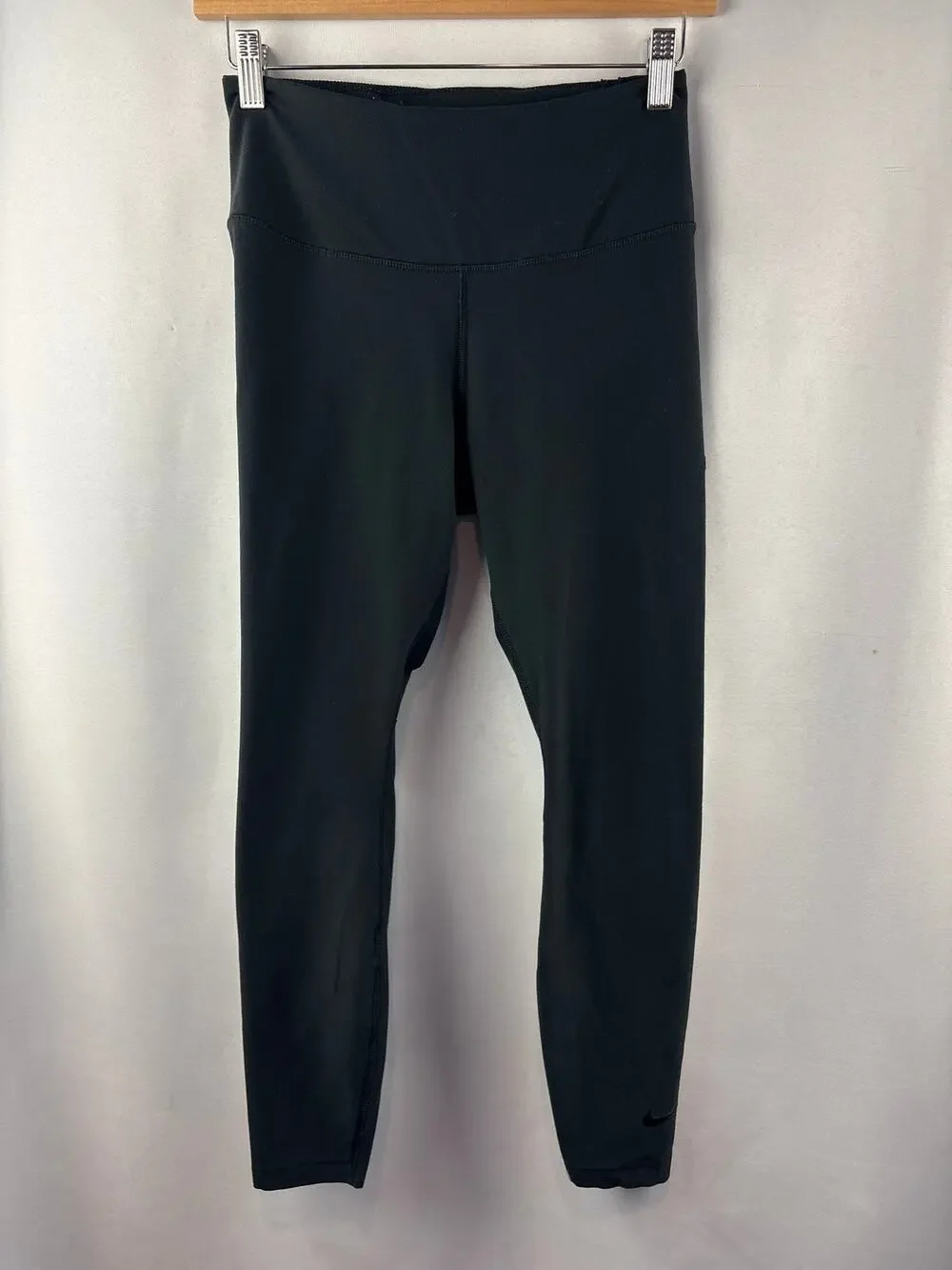 Women’s Nike Medium Black Sports Leggings